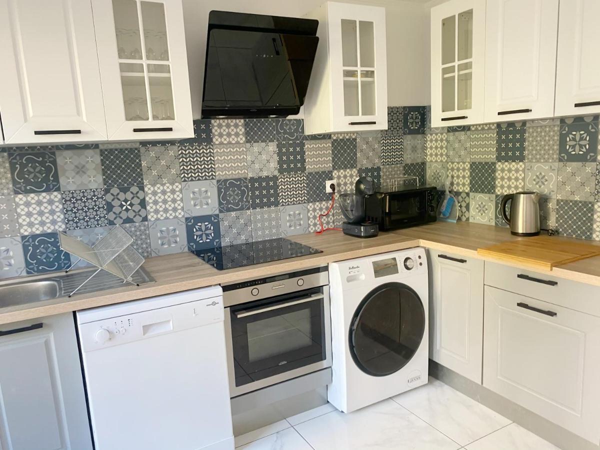 22 Chic & Cosy Grand Appart 92M2 Parking Gratuit Hypercentre Netflix Saint-Etienne  Bagian luar foto